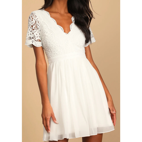 NWT Lulu's Angel in Disguise White Lace Skater Dress Size S - Picture 1 of 3
